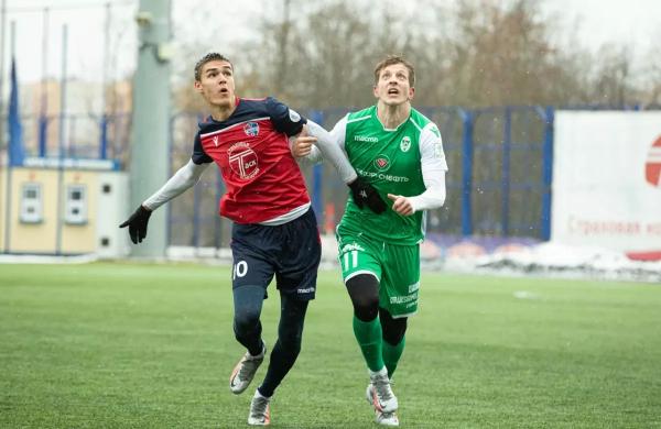 Чемпионат Беларуси по футболу хиреет просто на глазах – игроки уходят из него, едва успев себя проявить, а замена им совсем не впечатляет