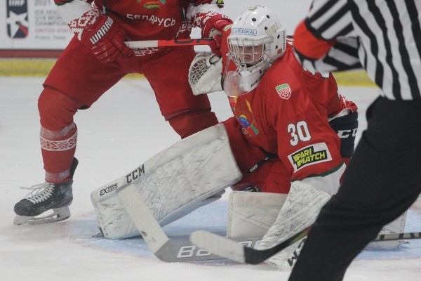 На драфт НХЛ попал всего один беларус: выбрали последним, в детстве сыграл за Россию, но вернулся ради ЧМ, обменяли в минское «Динамо» на сына гендира