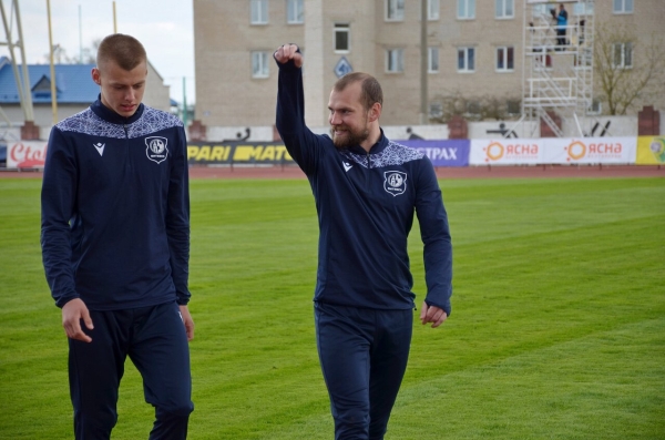 Треш в «Витебске»: отец прорежимщика приезжал на разборки, алкотесты выдали ноль (хотя мало кто согласился), нелюбимому тренеру не нашли замены