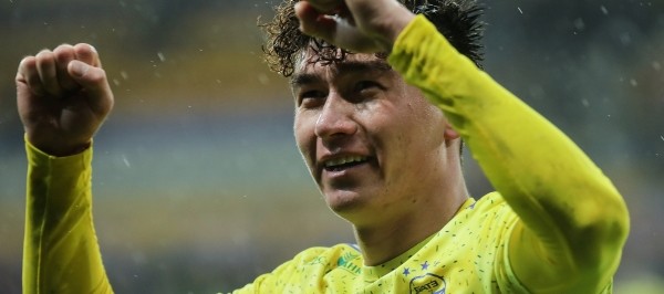 Футбол.  Шохбоз Умаров включен в заявку "Ордабасы" на матчи чемпионата Казахстана. Клуб арендовал игрока до конца сезона
 