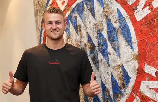 «Бавария» отдала за Де Лигта почти 70 млн евро. Это разумный трансфер? «Бавария» отдала за Де Лигта почти 70 млн евро. Это разумный трансфер?