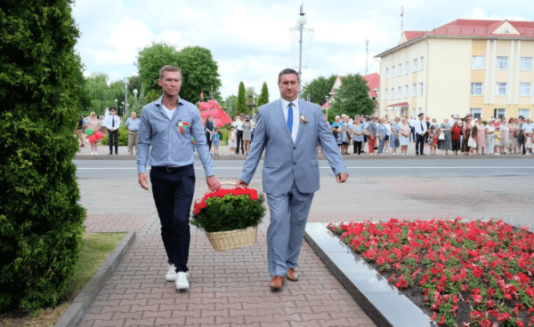 Ковальчук получил приватный разнос от Лукашенко за футбол, крайним назначен друг Вергейчик, в сменщики которому уже готовят Глеба Ковальчук получил приватный разнос от Лукашенко за футбол, крайним назначен друг Вергейчик, в сменщики которому уже готовят Глеба