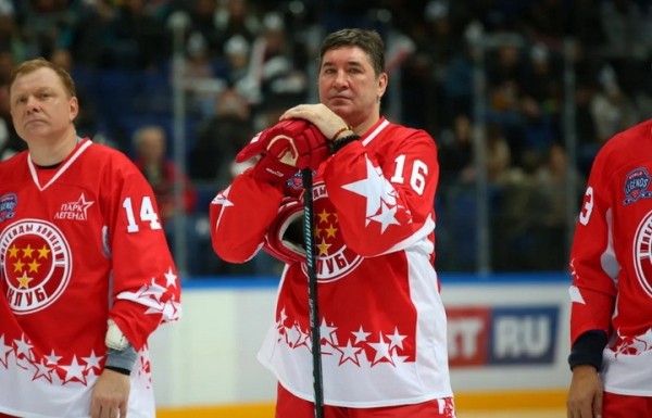 Хоккей.  Александр Кожевников: придумают нам какой-нибудь турнир с белорусами, китайцами, корейцами, хотя хоккея там давно нет
 