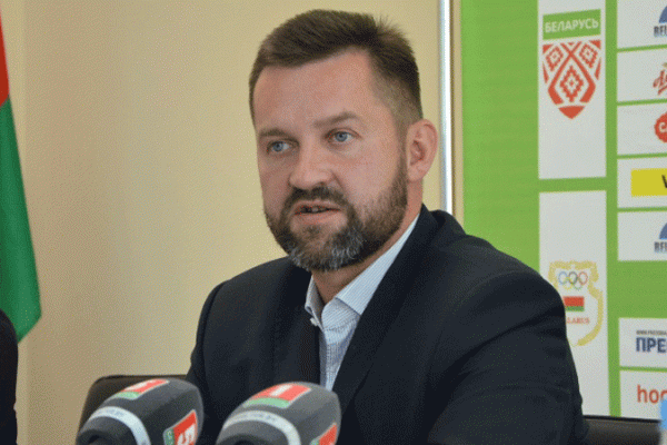 В данных о полетах непризнанного главы НОК много занятного: охранники играют с ним в хоккей, Зайцев сопровождал на курорт, самолет давал босс мирового велоспорта