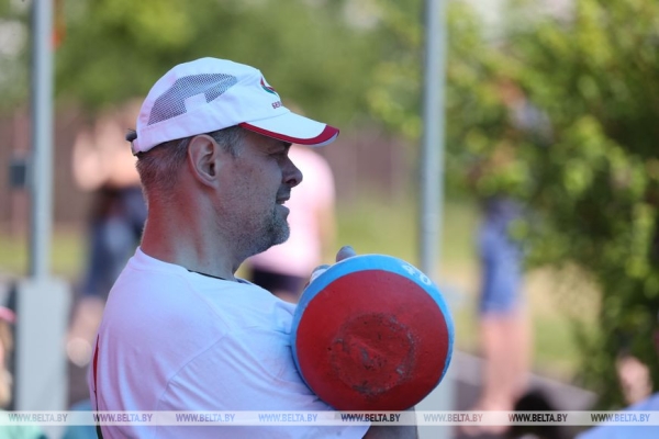 ФОТОФАКТ: Попытка установить рекорд в одном из упражнений гиревого спорта