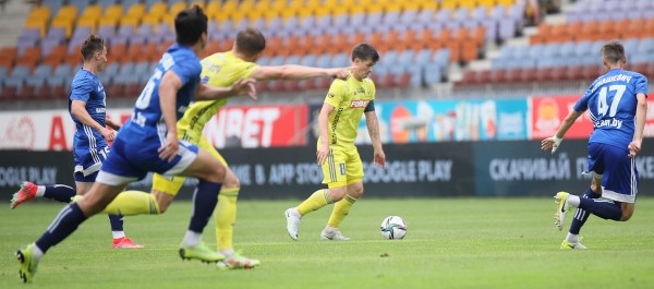 Футбол.  БАТЭ не может обыграть "студентов", брестское "Динамо" отталкивается от дна &mdash; полная картина воскресенья в высшей лиге
&nbsp;&nbsp;