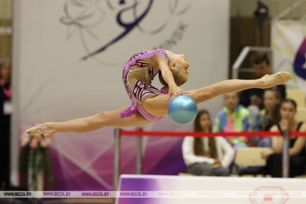ФОТОФАКТ: В Минске проходит международный турнир по художественной гимнастике "Хрустальная роза"