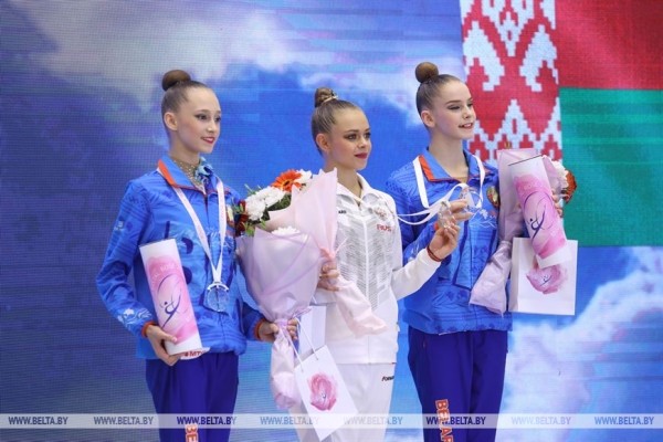 ФОТОФАКТ: В Минске проходит международный турнир по художественной гимнастике "Хрустальная роза"
