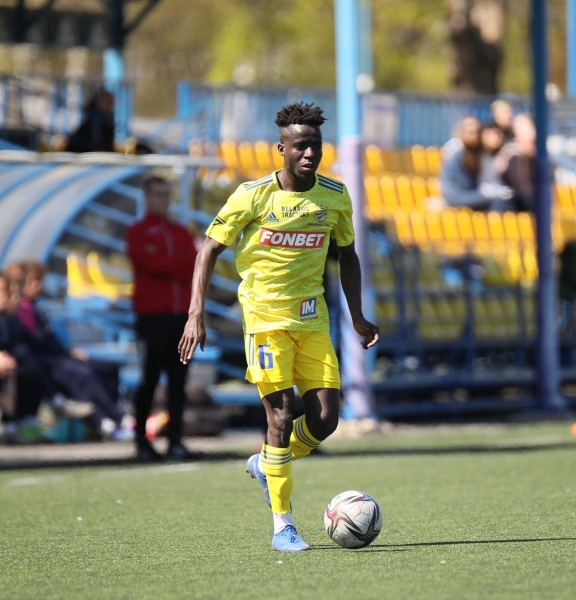 Перед стартом в еврокубках состав БАТЭ только слабеет – клуб отпускает игроков основы, словно не веря в успех кампании Перед стартом в еврокубках состав БАТЭ только слабеет – клуб отпускает игроков основы, словно не веря в успех кампании