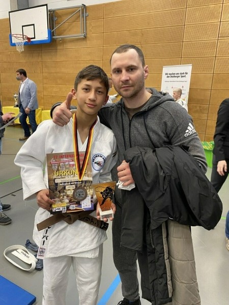 «Отдаст армию на войну – сам останется с голой жопой». Опальный дзюдоист – о ватном патриотизме Лукашенко, усталости беларусов и ЛГБТ в Германии