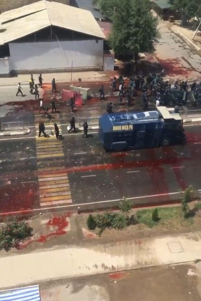 Даритель статуи хоккеиста Лукашенко получил массовые протесты из-за правок Конституции – начали жестко давить (18 погибших), но все же пошли на уступки