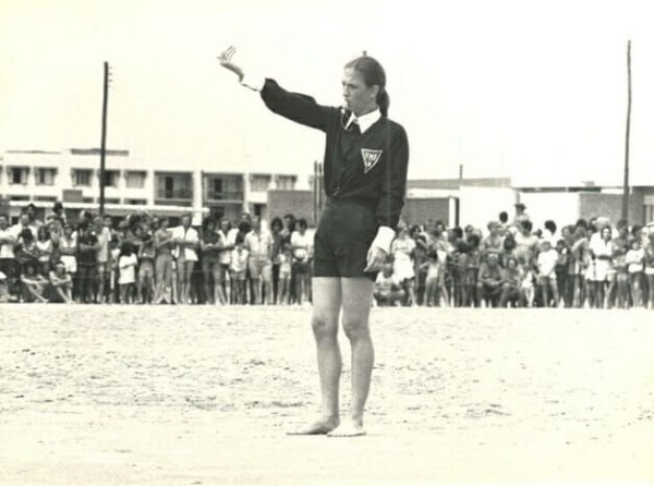 Первые женщины, которые судили мужской футбол. Одна выигрывала конкурсы красоты, карьеру другой сломал фашизм 