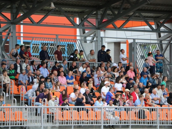 Ветераны разрывают (ох, как забил Рудик!), голов ну очень много, в лидерах дубль Солигорска, но люди ходят совсем на другую команду – главное в первой лиге