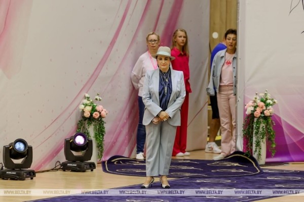 ФОТОФАКТ: Белорусские гимнастки Алина Горносько и Анастасия Салос завоевали золотые награды турнира "Хрустальная роза" ФОТОФАКТ: Белорусские гимнастки Алина Горносько и Анастасия Салос завоевали золотые награды турнира "Хрустальная роза"