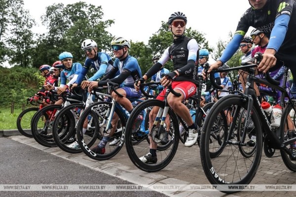 ФОТОФАКТ: Шоссейная велогонка "Тур Беларуси" стартовала из Бреста
