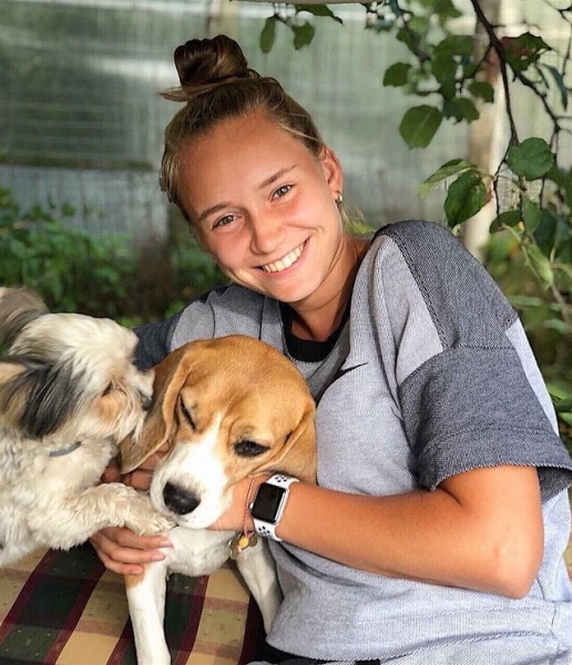 Победив на «Уимблдоне», Рыбакина просто выдохнула. О ее невозмутимости уже делают мемы