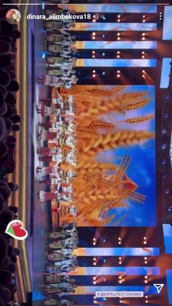 Слухалі Лукашэнку, спявалі рускую папсу, зычылі шчасця ў сценах Беларусі. Як прыхільнікі рэжыму ў спорце святкавалі Дзень Незалежнасці (без Глеба не абышлося) Слухалі Лукашэнку, спявалі рускую папсу, зычылі шчасця ў сценах Беларусі. Як прыхільнікі рэжыму ў спорце святкавалі Дзень Незалежнасці (без Глеба не абышлося)