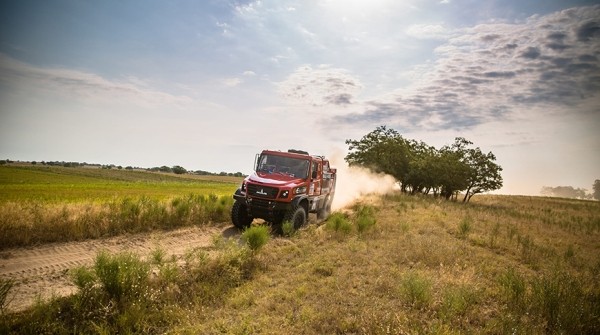 Экипаж Сергея Вязовича занял четвертое место на очередном этапе ралли "Шелковый путь"