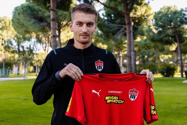 Перед стартом в еврокубках состав БАТЭ только слабеет – клуб отпускает игроков основы, словно не веря в успех кампании Перед стартом в еврокубках состав БАТЭ только слабеет – клуб отпускает игроков основы, словно не веря в успех кампании