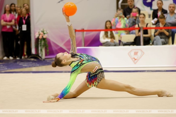 ФОТОФАКТ: Белорусские гимнастки Алина Горносько и Анастасия Салос завоевали золотые награды турнира "Хрустальная роза" ФОТОФАКТ: Белорусские гимнастки Алина Горносько и Анастасия Салос завоевали золотые награды турнира "Хрустальная роза"