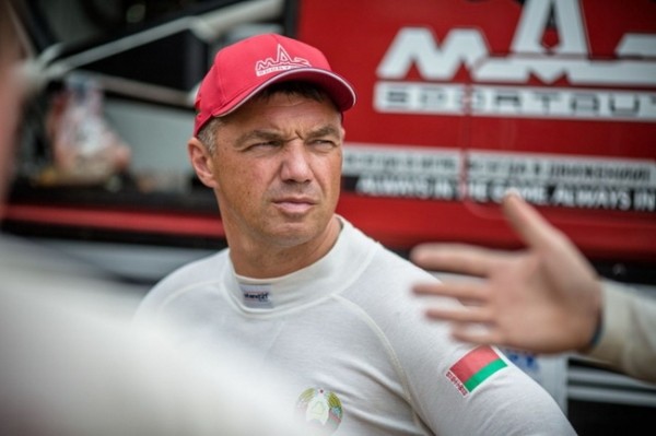 Разное. Сергей Вязович назвал унизительным выступление на "Дакаре" без флага и упоминания завода
Разное. Сергей Вязович назвал унизительным выступление на "Дакаре" без флага и упоминания завода