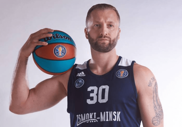 Похоже, шестикратно лучший баскетболист Беларуси мощно влупил по Лукашенко – за коверканье родного языка