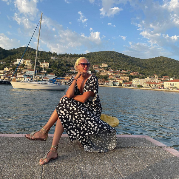 Давно мы просто не смотрели свежие фотосеты из белспорта: свадьба гандболистки с мнением, Стасевичи в ванне и схожие локации совсем разных женщин