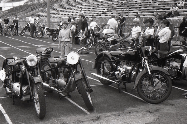 Чего только не видал «Трактор»: факелы из газет и смерть на игре Д1 СССР, золотой матч «вышки» и автоголы в финале Кубка, сборная Беларуси и свидетели Иеговы Чего только не видал «Трактор»: факелы из газет и смерть на игре Д1 СССР, золотой матч «вышки» и автоголы в финале Кубка, сборная Беларуси и свидетели Иеговы