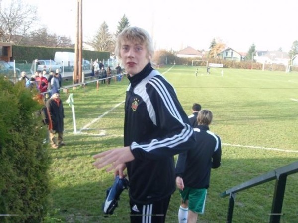 В «Витебске», чтобы взбодриться, выгнали двух подписантов за Лукашенко: оба когда-то считались талантами, но с тех пор почти не радуют (один еще и выпивает) В «Витебске», чтобы взбодриться, выгнали двух подписантов за Лукашенко: оба когда-то считались талантами, но с тех пор почти не радуют (один еще и выпивает)