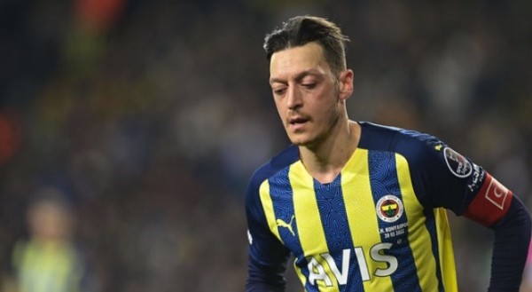 Футбол. "Фенербахче" разорвал контракт с Месутом Озилом
Футбол. "Фенербахче" разорвал контракт с Месутом Озилом