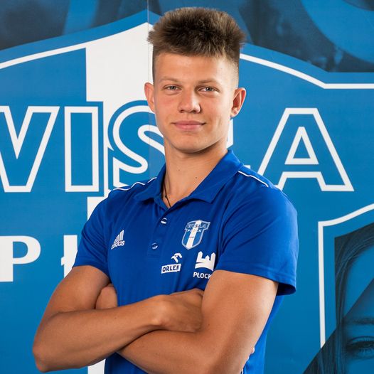 Футбол. "Висла", играющая в сильнейшем дивизионе Польши, подписала 3-летний контракт с 17-летним белорусом Глебом Кучко
Футбол. "Висла", играющая в сильнейшем дивизионе Польши, подписала 3-летний контракт с 17-летним белорусом Глебом Кучко