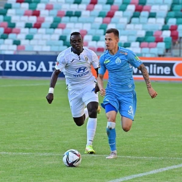 Футбол.  Минское "Динамо" уступило "Ислочи", потерпев первое домашнее поражение в сезоне
  