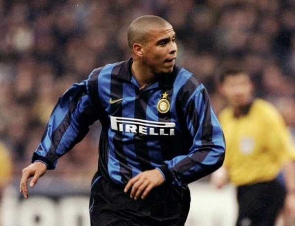 Ого, нашлись зарплаты топ-футболистов из 1999 года: Роналдо, Зидан, Бекхэм, Мальдини