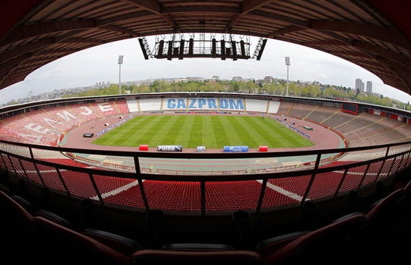 «Црвена Звезда» с экс-звездой БАТЭ приехала к «Зениту», где тренирует беларус. Их связал «Газпром» (5 млн евро в год), а у России с Сербией особый газовый контракт «Црвена Звезда» с экс-звездой БАТЭ приехала к «Зениту», где тренирует беларус. Их связал «Газпром» (5 млн евро в год), а у России с Сербией особый газовый контракт