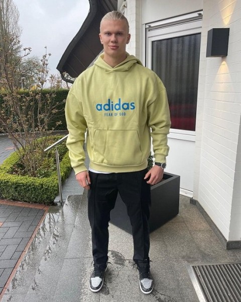 Холанд все ближе к adidas. Это обострит битву с Мбаппе, который остается с Nike