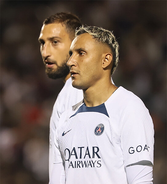 Новые правила в «ПСЖ»: никаких опозданий на тренировки, никаких мобильных на завтраках и обедах, ужинают все вместе