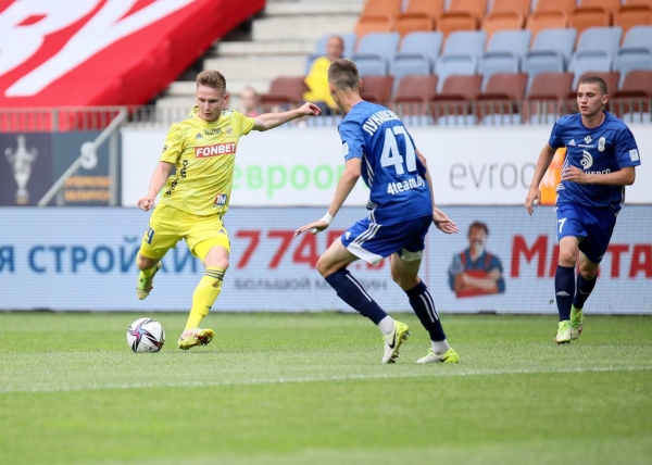 Перед стартом в еврокубках состав БАТЭ только слабеет – клуб отпускает игроков основы, словно не веря в успех кампании Перед стартом в еврокубках состав БАТЭ только слабеет – клуб отпускает игроков основы, словно не веря в успех кампании