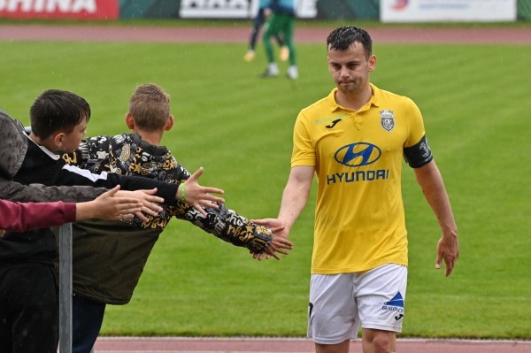 «В вашей стране люди ничего не решают – все делается, как хочет один человек». Украинец-капитан «Ислочи» – о ЧБ, претензиях к беларусам и войне на Родине