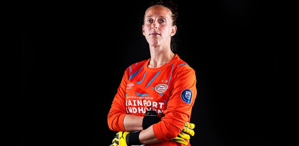 Футбол.  Чемпионка Европы и лучший вратарь мира — 2019 Сари ван Венендал ушла из спорта
 