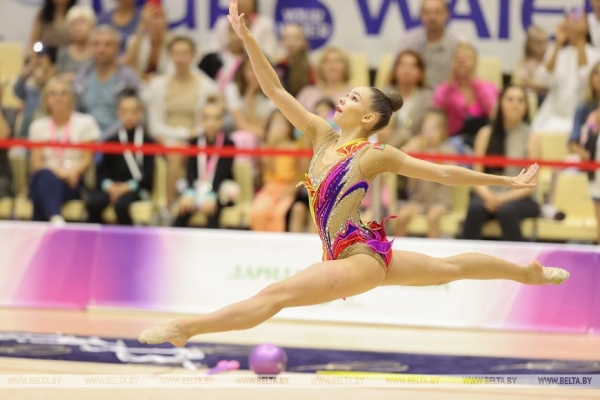 ФОТОФАКТ: Белорусские гимнастки Алина Горносько и Анастасия Салос завоевали золотые награды турнира "Хрустальная роза" ФОТОФАКТ: Белорусские гимнастки Алина Горносько и Анастасия Салос завоевали золотые награды турнира "Хрустальная роза"