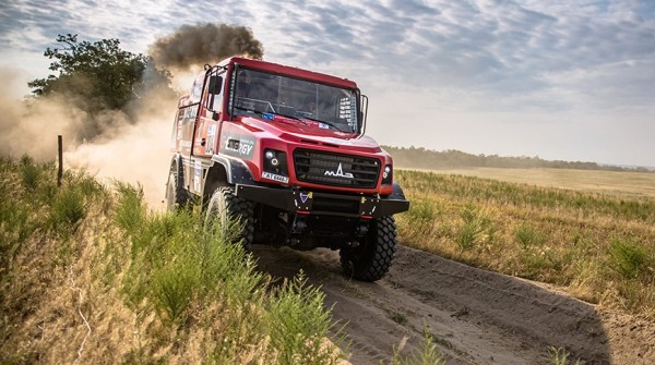 Экипаж Сергея Вязовича занял четвертое место на очередном этапе ралли "Шелковый путь"