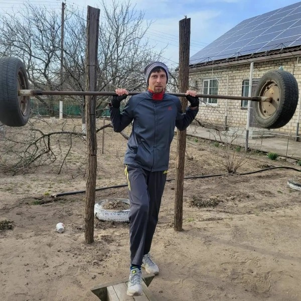 Украинского легкоатлета на пути к медали ЧМ не остановила даже война. Он тренировался в деревне подручными средствами с диким желанием побеждать Украинского легкоатлета на пути к медали ЧМ не остановила даже война. Он тренировался в деревне подручными средствами с диким желанием побеждать