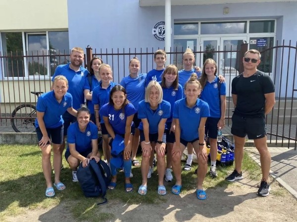 Женская команда «Днепра» занялась автостопом, чтобы добраться на матч в Брест – к стартовому свистку все-таки успели и даже крупно победили