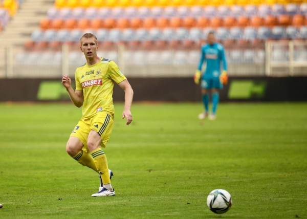 Чемпионат Беларуси по футболу хиреет просто на глазах – игроки уходят из него, едва успев себя проявить, а замена им совсем не впечатляет