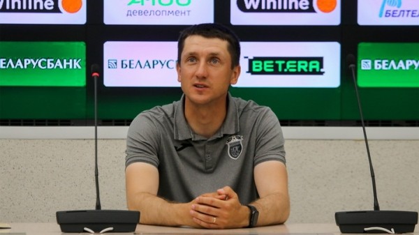 Футбол.  По итогам опроса, проведенного БФФ среди СМИ, лучшим тренером июня в чемпионате Беларуси признан Артем Радьков
  