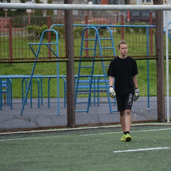 Силовики Лукашенко схватили в Минске 17-летнего автора «Прессбола», который только окончил школу. Говорят, обидел россиян, но самое мощное – реакция «Прессбола» Силовики Лукашенко схватили в Минске 17-летнего автора «Прессбола», который только окончил школу. Говорят, обидел россиян, но самое мощное – реакция «Прессбола»