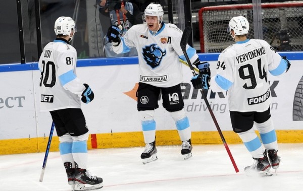 Хоккей.  Денис Мосалев: я рад играть в минском "Динамо". Отличные болельщики, отличный город. Здесь все на высшем уровне
 