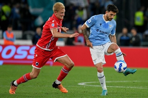 Сарри радикально меняет стиль «Лацио». Впервые после «Наполи» ему дали на это время