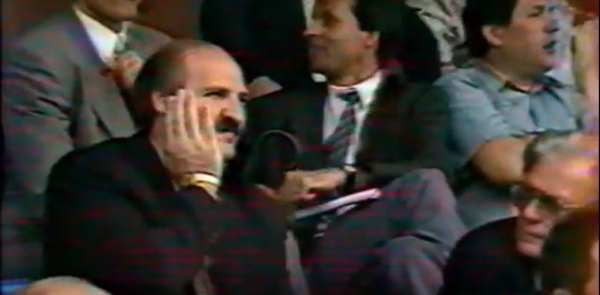 Ретро дня. Расстроенный Лукашенко и БЧБ-флаги на матче сборной на «Динамо» Ретро дня. Расстроенный Лукашенко и БЧБ-флаги на матче сборной на «Динамо»