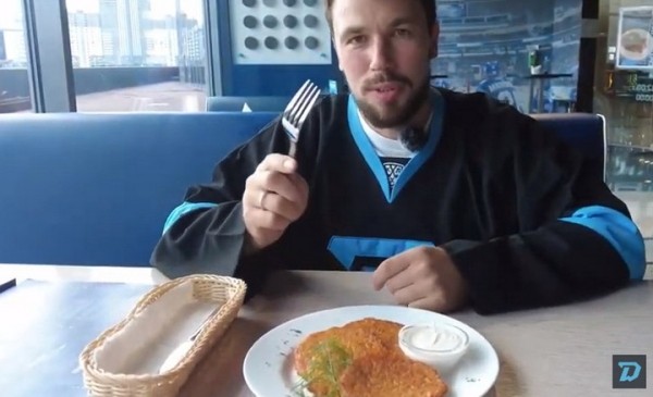 Хоккей.  Бывший капитан "Авангарда" Алексей Емелин подписал контракт с минским "Динамо"
  